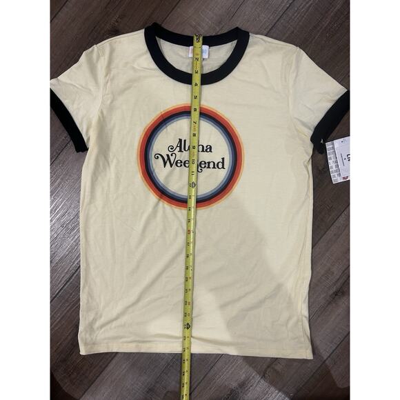 LuLaRoe Aloha Weekend Liv Small Graphic T Shirt Tropical Hawaiian S NEW! - Picture 2 of 4